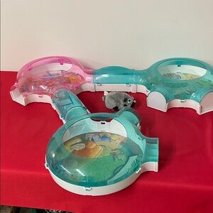 ZhuZhu Pets 3 Room Set W/ Bedroom, Bathroom, Movie Room plus 1 hamster